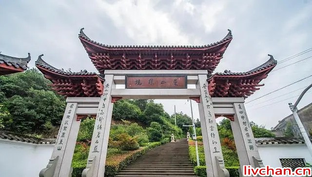 韩希孟临终前，写下了这首具有汉魏古风的赋体诗，读来令人肃然起敬