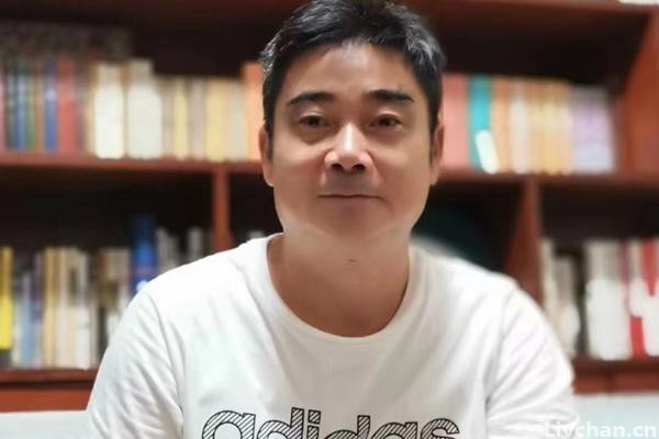 行吟诗刊丨唐大海：走一段玻璃栈道，山涧再也藏不住秘密-组诗