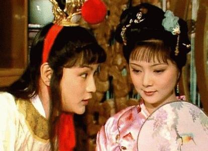 薛宝钗爱贾宝玉吗？薛宝钗对贾宝玉的情感是怎样的？