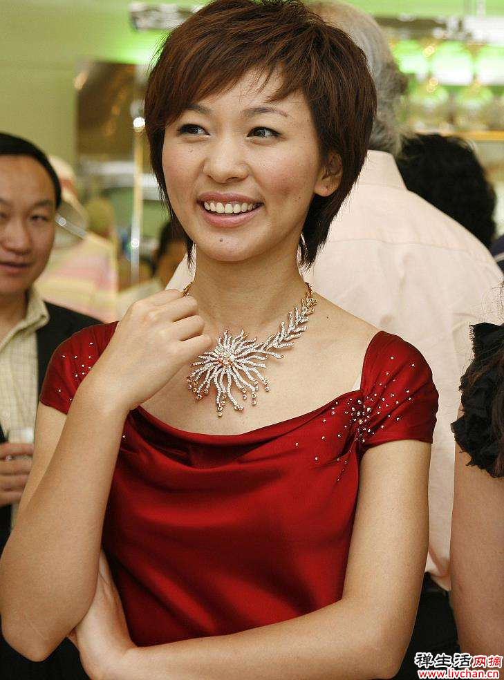 《新闻联播》欧阳夏丹：父亲早逝，她托起母亲的晚年