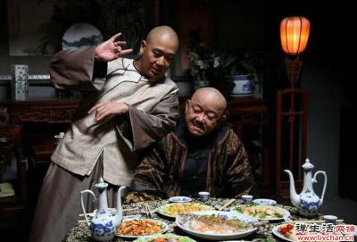 有个常用成语叫“虚与委蛇”，为什么“蛇”不读she而读yi？