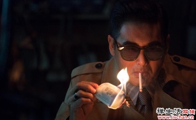 此人3年狂刷2.5亿美元假币，被捕后只关了45天