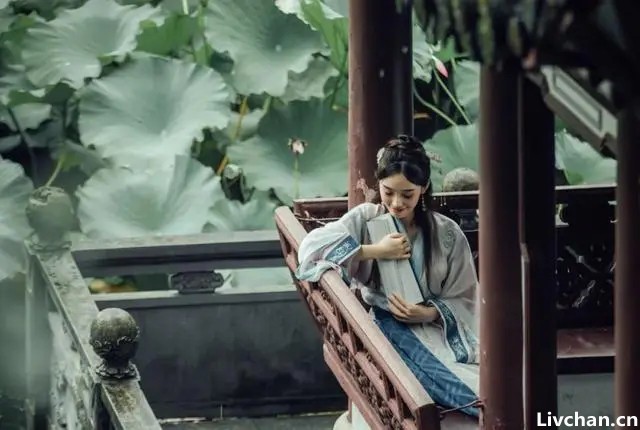 李商隐深夜听雨，想念妻子，写下一首名作，28个字成千古绝唱