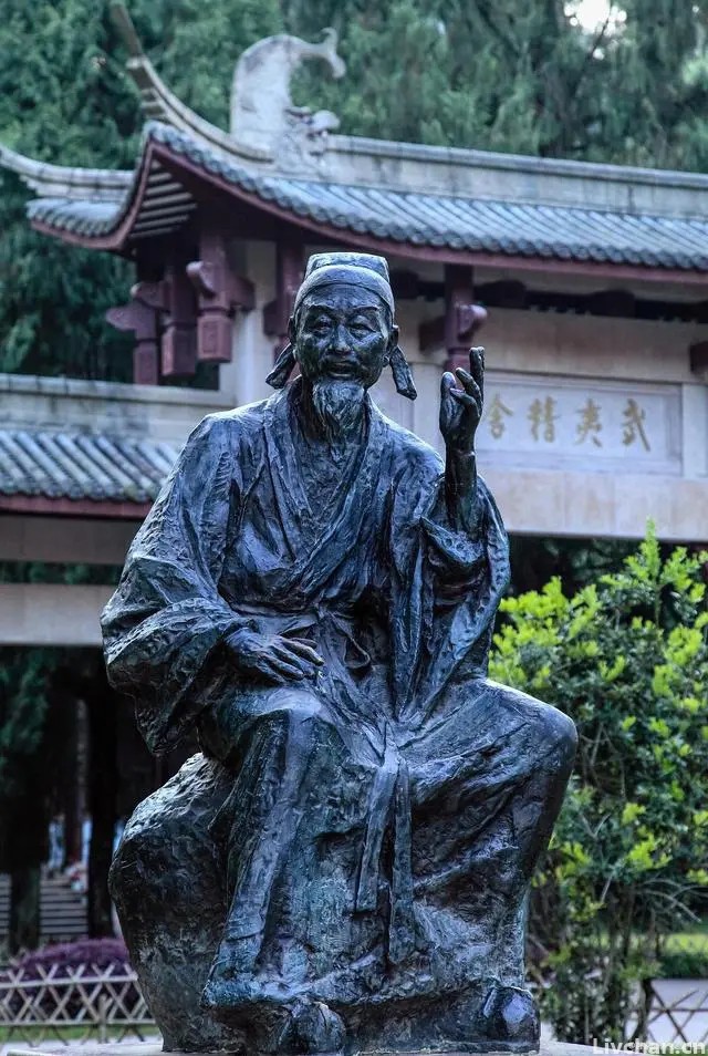 宋诗四首，前三首清新隽永，第四首是朱熹广为传颂的名篇