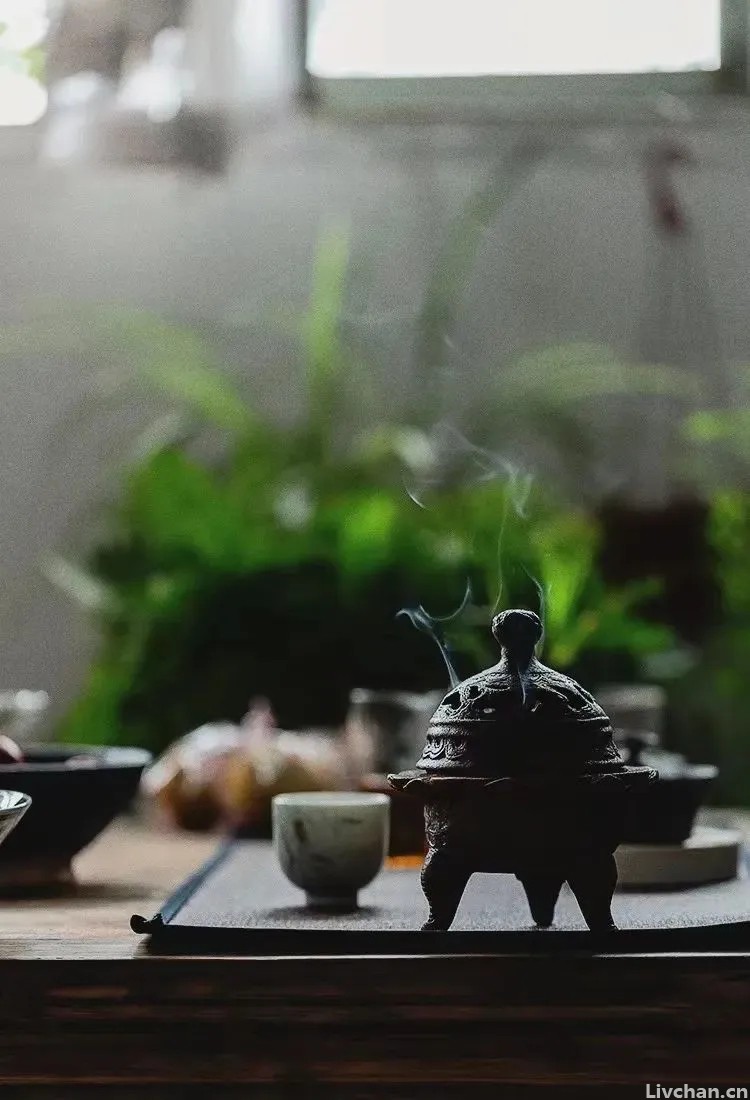 苏轼的《减字木兰花.琴》，描写栩栩如生，如临其境，如闻其声
