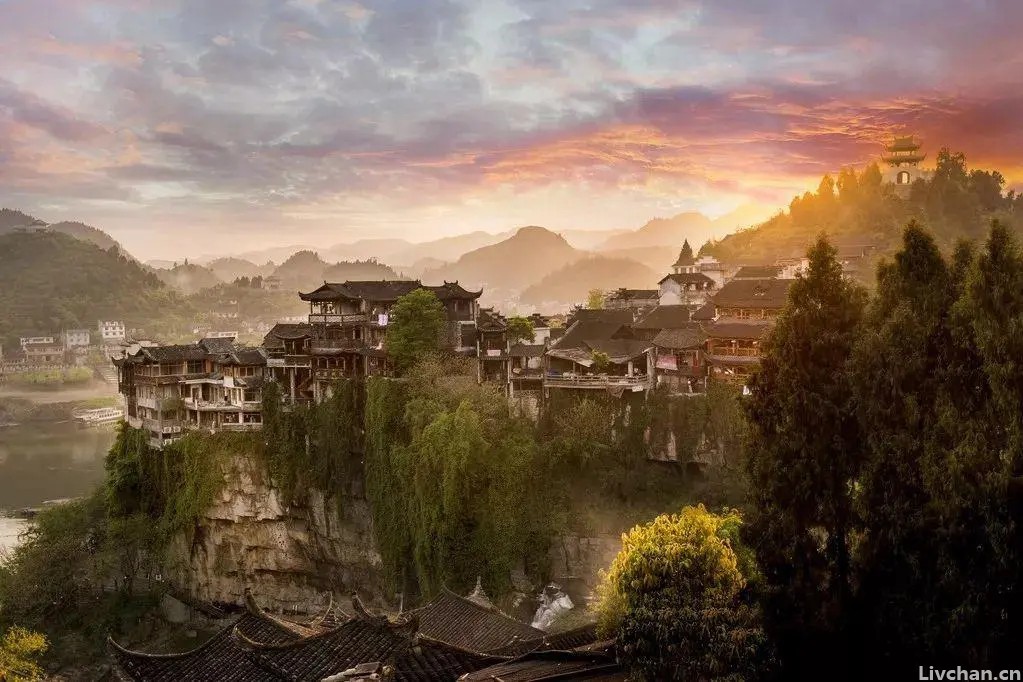 宋代才子柳开登楼远观，题写了一首佳作，境界开阔，充满豪迈情怀