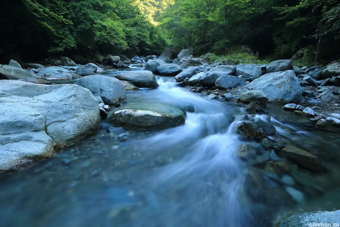 做人要像“水”，做事要像“山”，这才是有智慧