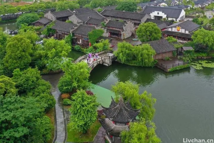 金锡逊-小城晨曦