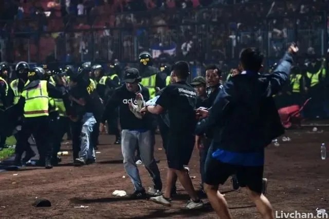 唐驳虎：韩国踩踏事故超150人死亡，为何酿成大悲剧？