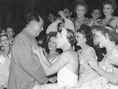 毛泽东传 第十三章 怀疑（1956—1957） 第十三章（3）
