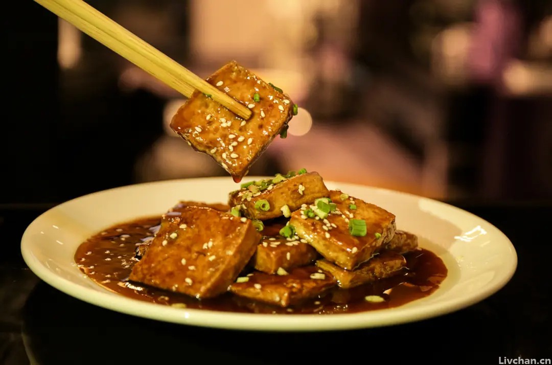 微小说：《蘸汁豆腐》，看完久久不能平静