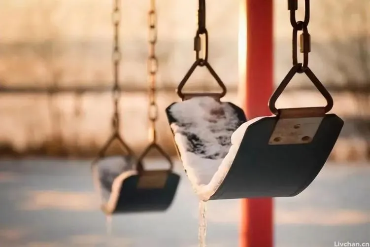 帮助过我们的人,我们要感恩图报;伤害过我们的人,我们却不一定要有仇必报