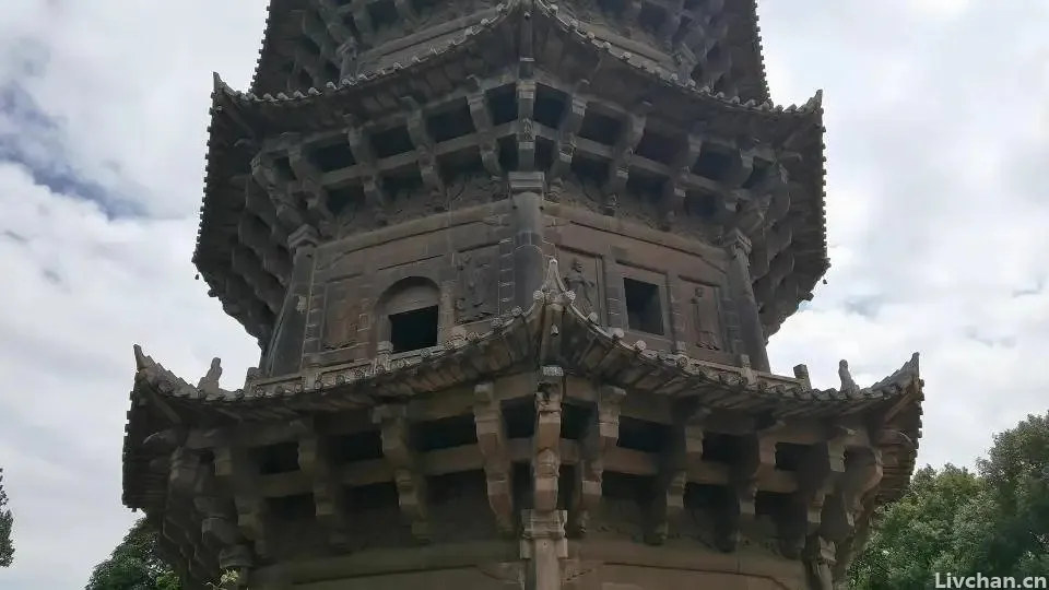 泉州有我国最高的一对宋代石塔,距今1100年,塔身发现孙悟空雕像