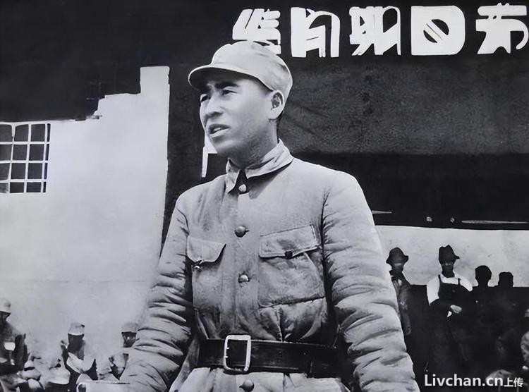 69年林彪重游井冈山，写下一首《西江月•重上井冈山》，毛主席看后批注：这是历史公案