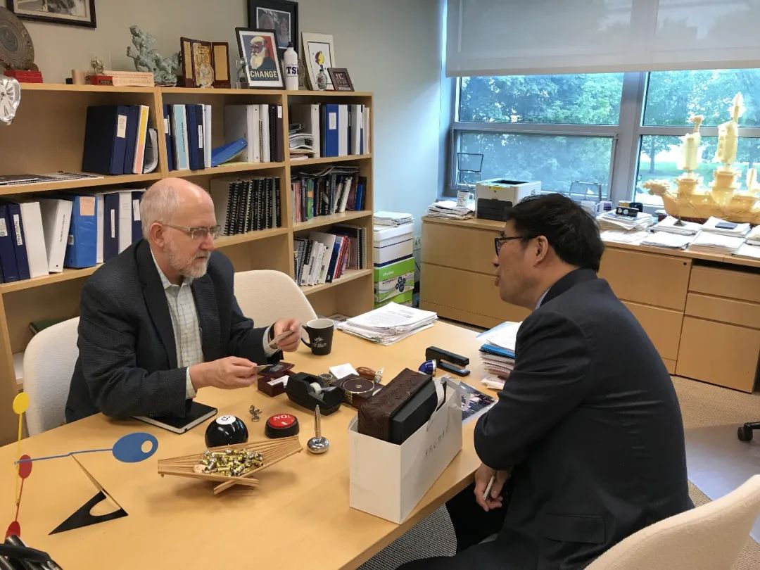 彭凯平：疫情对年轻一代的伤害，比我们想象的要大