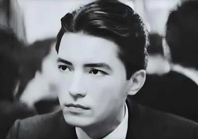 巨星尊龙:来时无父无母,活的干干净净,颜值与演技可吊打小鲜肉 巨星尊龙:来时无父无母,活的干干净净,颜值与演技可吊打小鲜肉