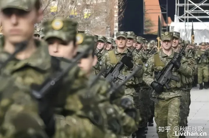被美国困住的塞尔维亚，只剩下武契奇的挣扎