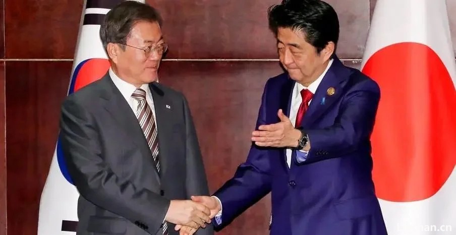  《安倍回忆录》出版：普京刀里藏笑，最讨厌文在寅，曝出很多内幕