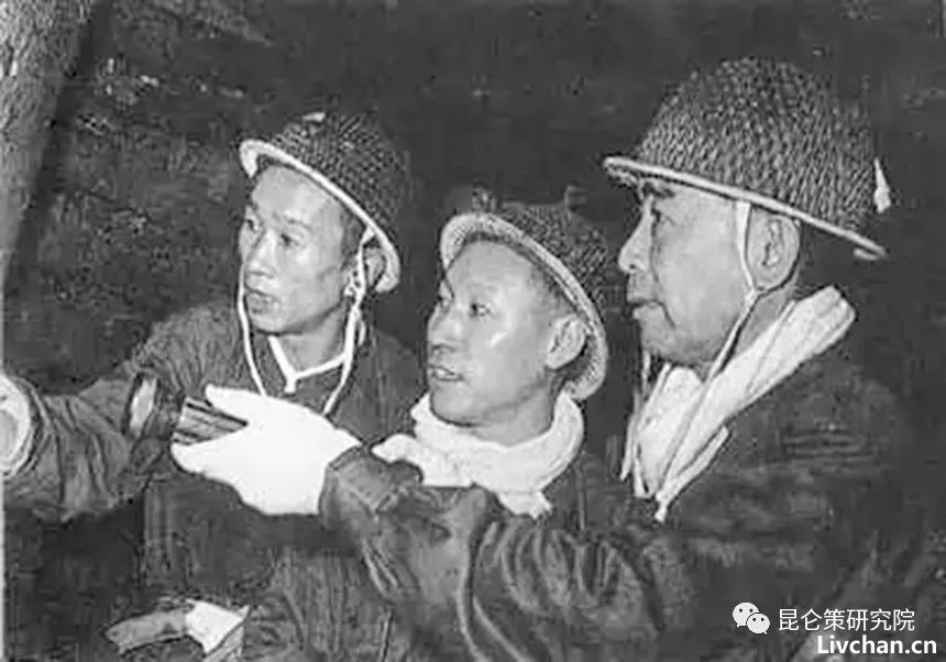 水石：从群众中来 到群众中去——周恩来的调查研究