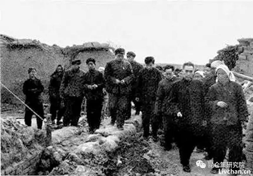 水石：从群众中来 到群众中去——周恩来的调查研究