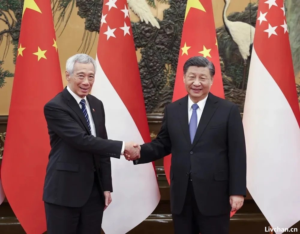 李显龙，在中美关系的波涛中冲浪