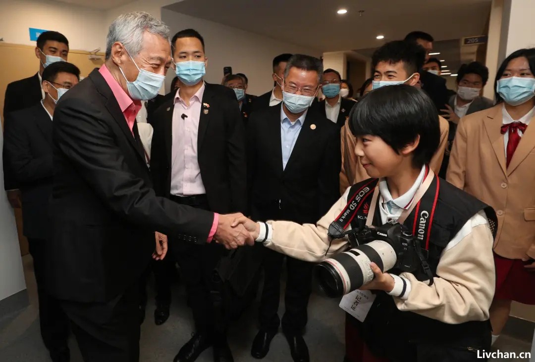 李显龙，在中美关系的波涛中冲浪