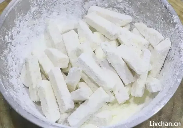 建议中老年人：少吃花生红枣，多吃2种碱性菜，不上火，头发黑