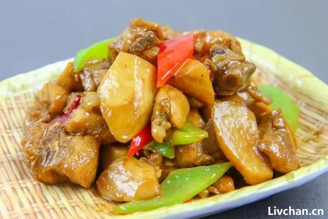 建议中老年人：少吃花生红枣，多吃2种碱性菜，不上火，头发黑