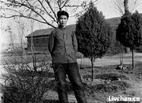 杀人犯被当成人民英雄编入教科书，18年后真相大白，被判无期徒刑