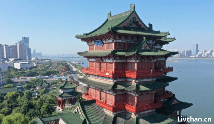 真正改变命运的，就是《滕王阁序》里的四句话