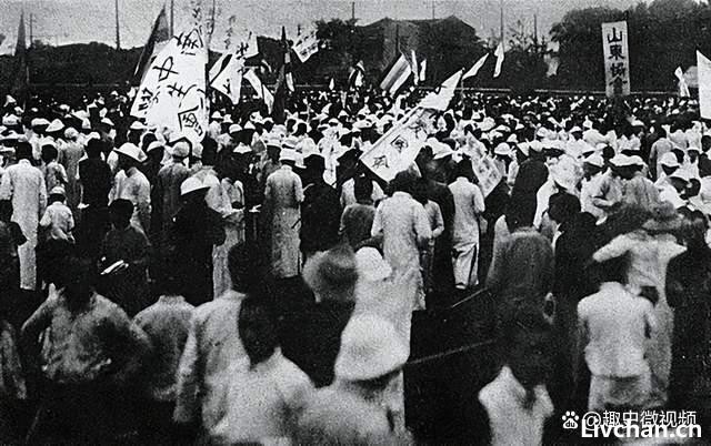 瞿秋白提议将汉字拉丁化，赵元任写下96字奇文反驳，全文一个读音
