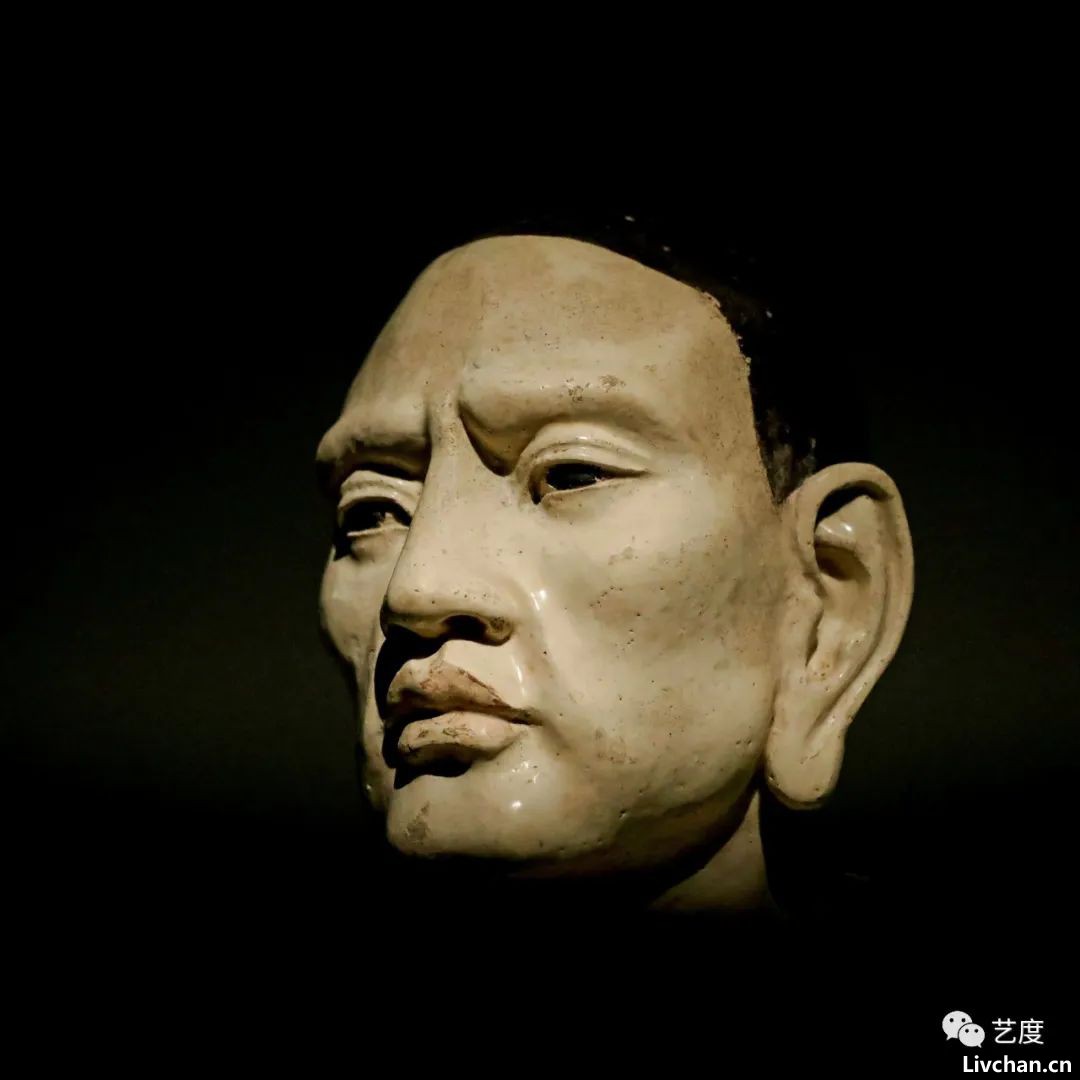 河北易县辽三彩罗汉坐像散失记
