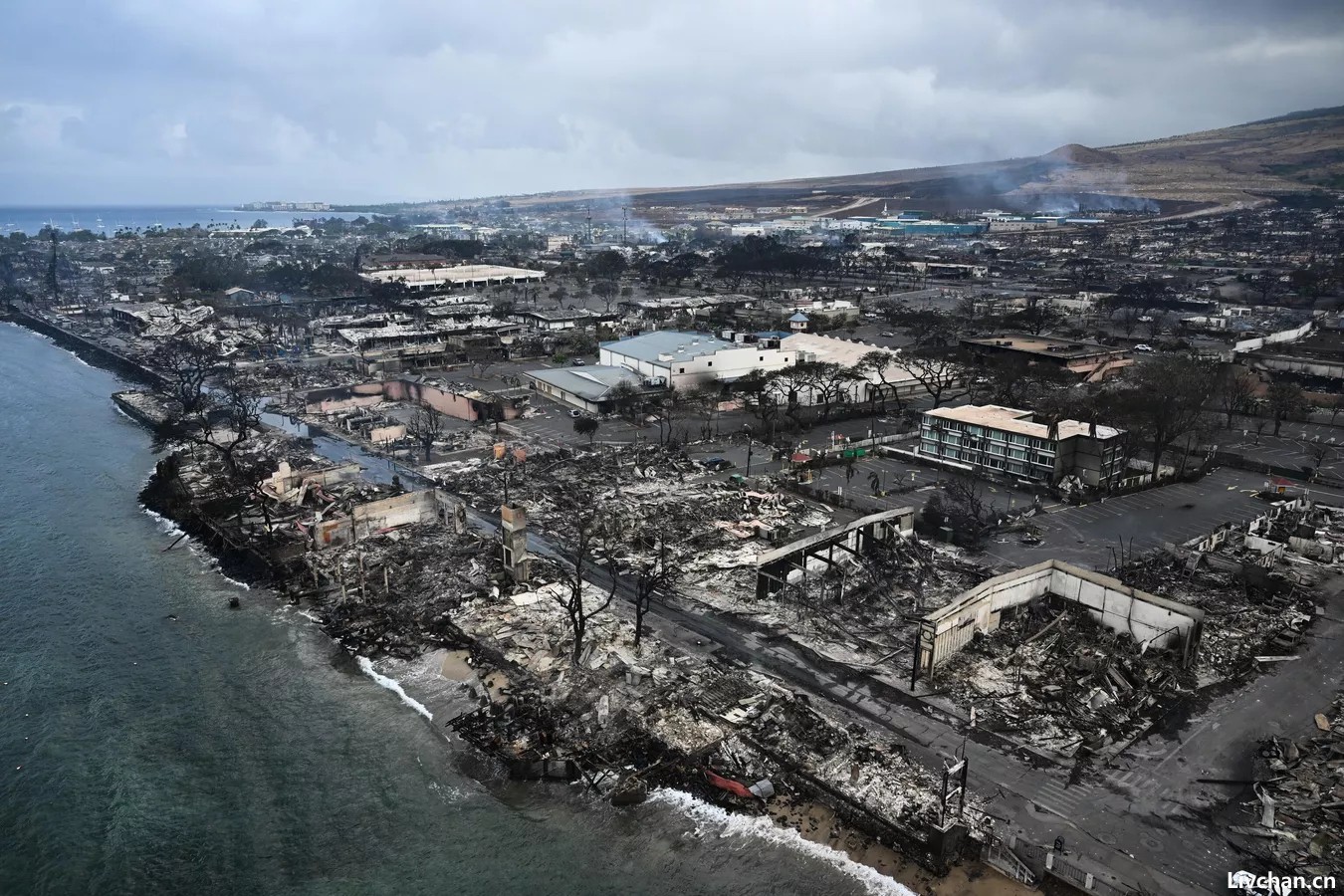 2023年8.8大火中的夏威夷街头生死逃亡：美国遭遇100年来最致命山火