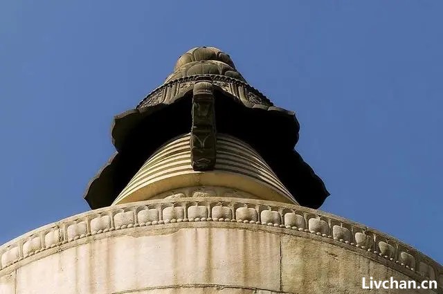 从现在地图上看蒙古和西藏风牛马不相及，但其实二者渊源很深