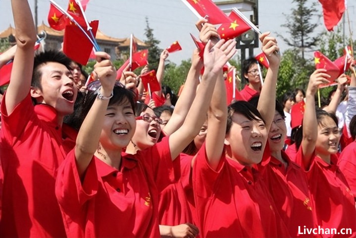 民族败类——杨舒平喊话: 回国要戴五十层口罩, 成为美国弃子, 无企业敢用