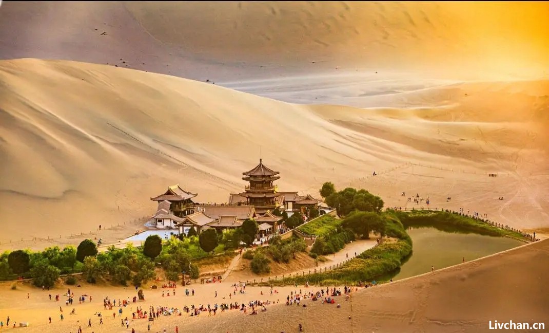 岑参的《白雪歌送武判官归京》等写边塞的六首唐诗，“雪景”最美开篇即是经典名句