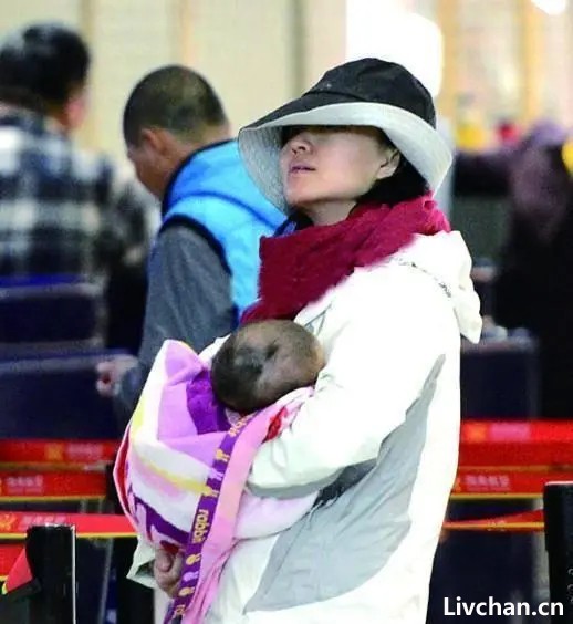央视主持人柴静：从公知女神到跌落神坛，她到底做了什么？