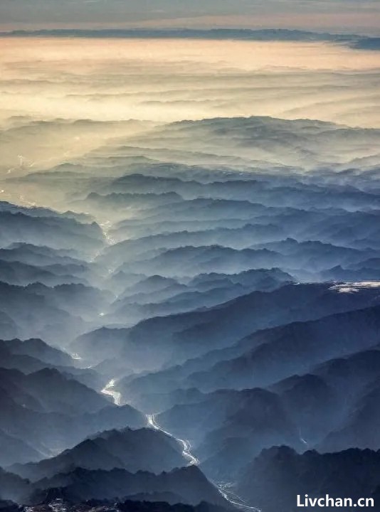 十首关于孤坐的古诗词，橹摇渔浦苍茫月，帆带松江浩荡秋——最冷清或孤独的古诗词