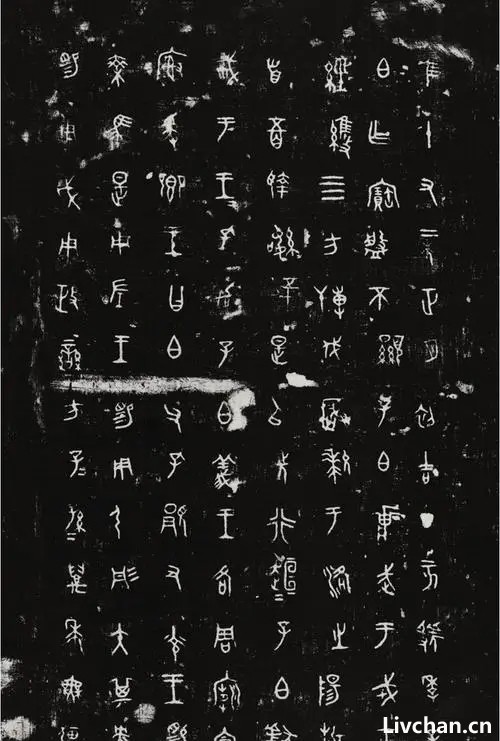 二里头已发现74年，西方为何仍否定夏朝？夏朝记录缺失是否是因为“焚书坑儒”？