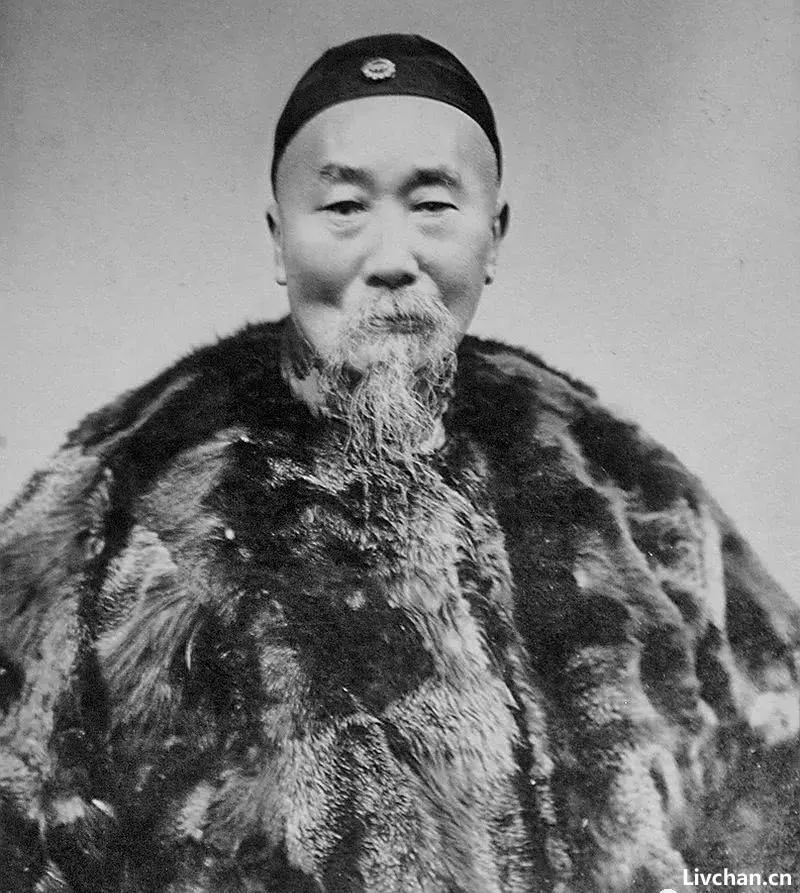 秋风宝剑孤臣泪，落日旌旗大将坛 