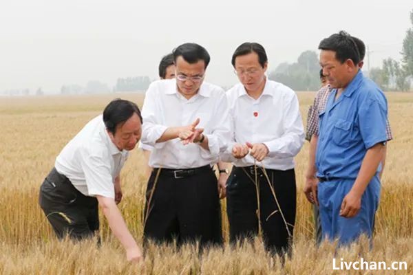 中华人民共和国原总理李克强同志生平及国内外对他的高度评价