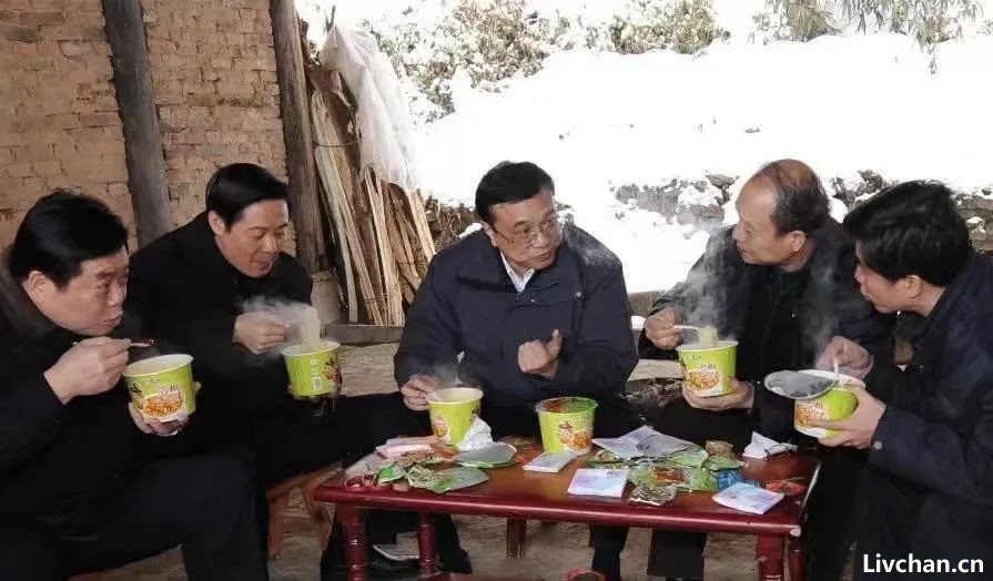中华人民共和国原总理李克强同志生平及国内外对他的高度评价