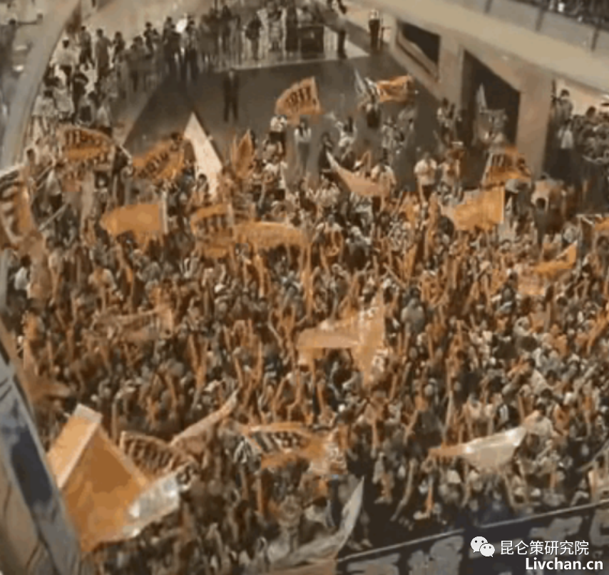 西安这一夜，乱象丛生的TFBOYS演唱会如此疯狂，有人道出秘密！查一查，钱谁出的！