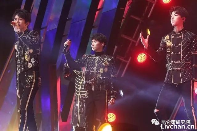 西安这一夜，乱象丛生的TFBOYS演唱会如此疯狂，有人道出秘密！查一查，钱谁出的！