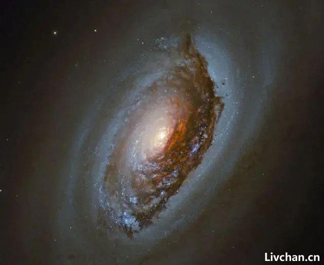 宇宙的年龄是138亿年，为什么可观测宇宙的直径却达到930亿光年？