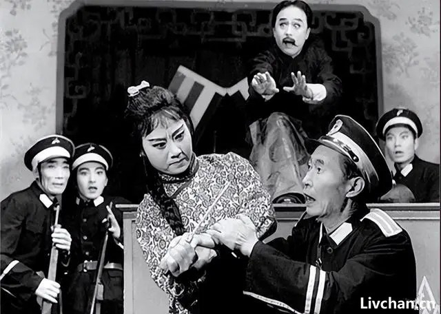 1956年，新凤霞见到自己演了多年的真实杨三姐，心中为何大失所望
