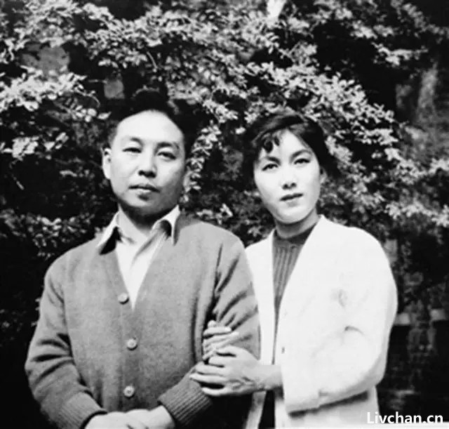1956年，新凤霞见到自己演了多年的真实杨三姐，心中为何大失所望