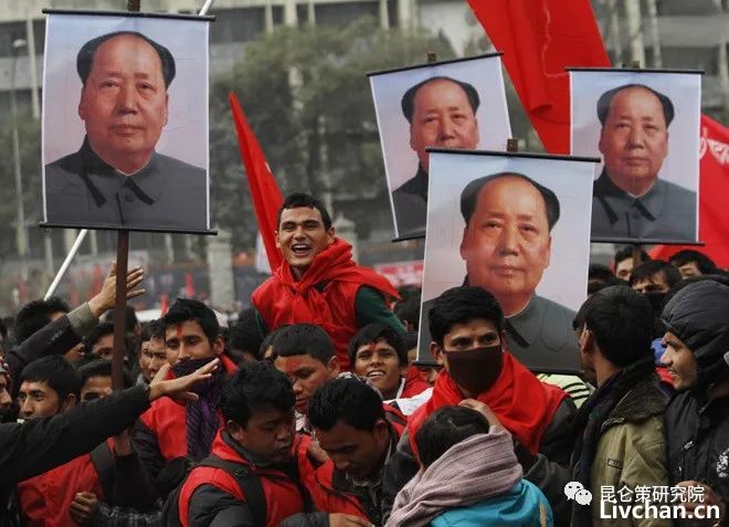 侯立虹：当今为什么举世想念毛主席