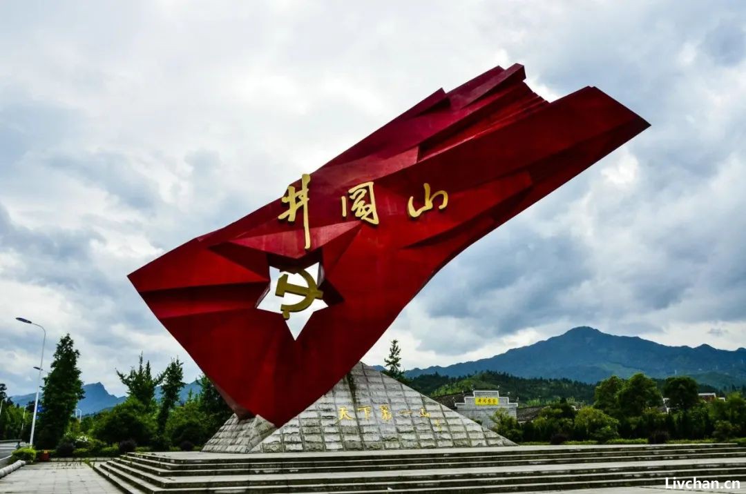 司马南：伟大不是吹出来的，不要自己挖了自己的祖坟！