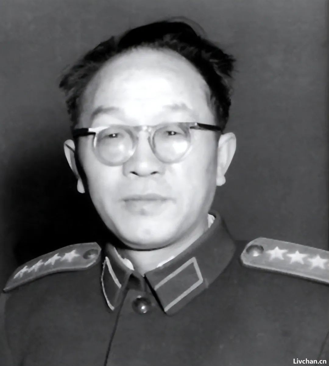 司马南：伟大不是吹出来的，不要自己挖了自己的祖坟！